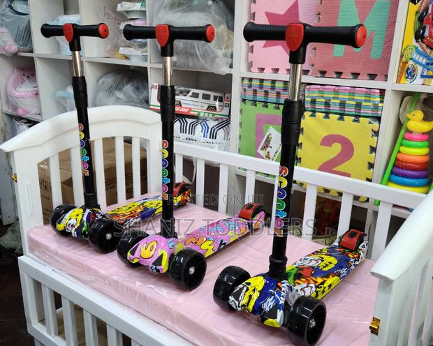 Scooter Graffiti Pattern Scooters - main view