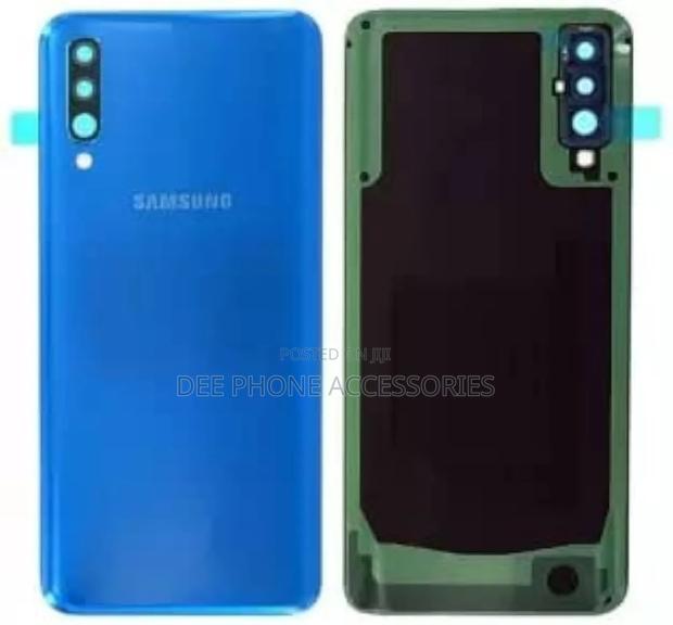 Samsung A50 Back Panel Replacement - thumbnail 3