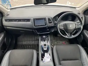 Honda Vezel 2018 White