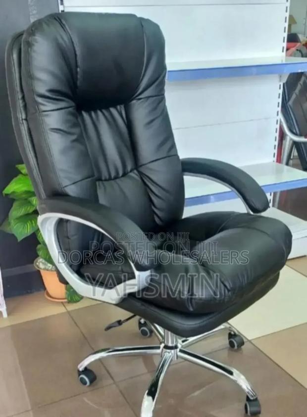 Big Bossy - Managerial Office Chair - main view