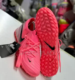 Nike Pink Gx Luna Low Cut Phantom Football Trainers