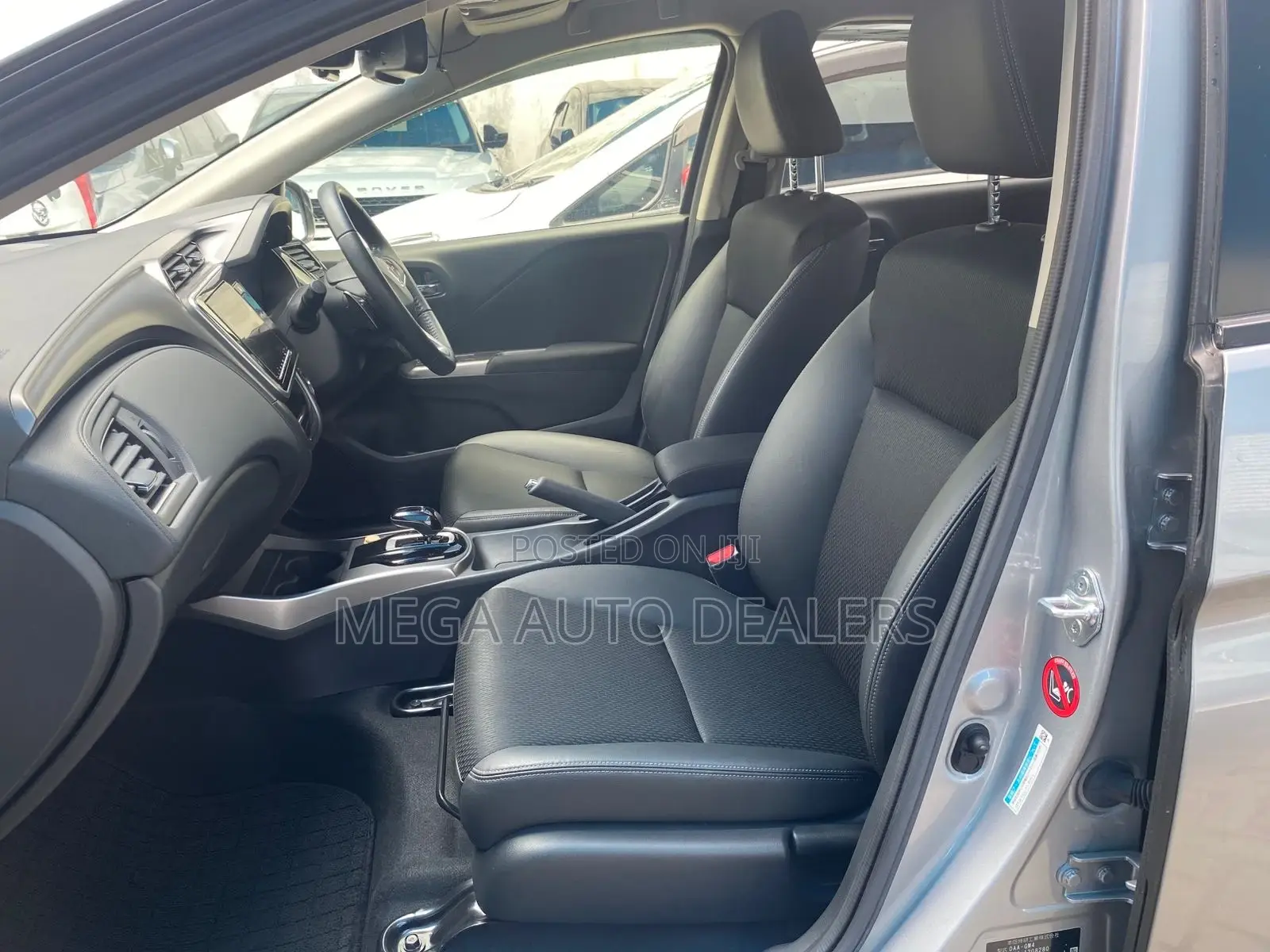 Honda Grace 2018 Gray