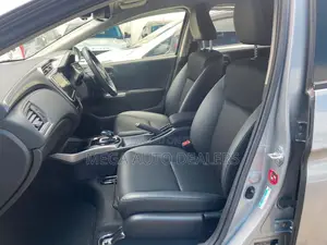 Honda Grace 2018 Gray
