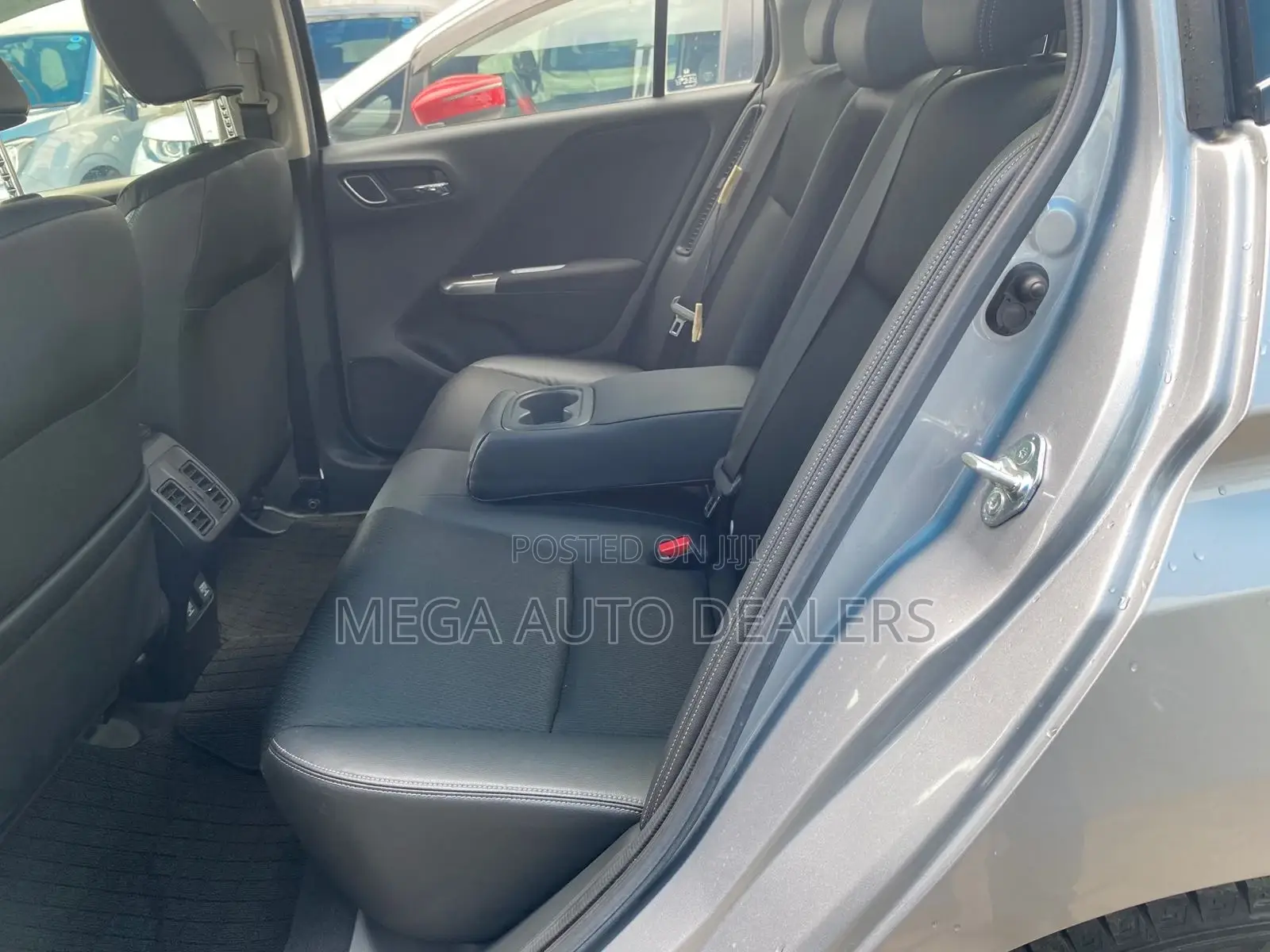 Honda Grace 2018 Gray
