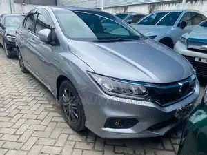 Honda Grace 2018 Gray