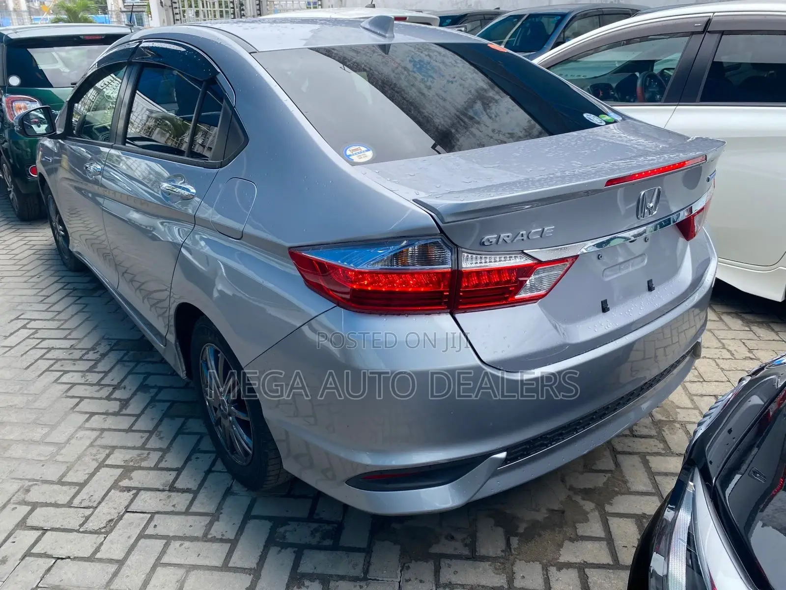 Honda Grace 2018 Gray