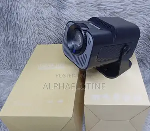 Small and Lightweight Mini Projector Hy320