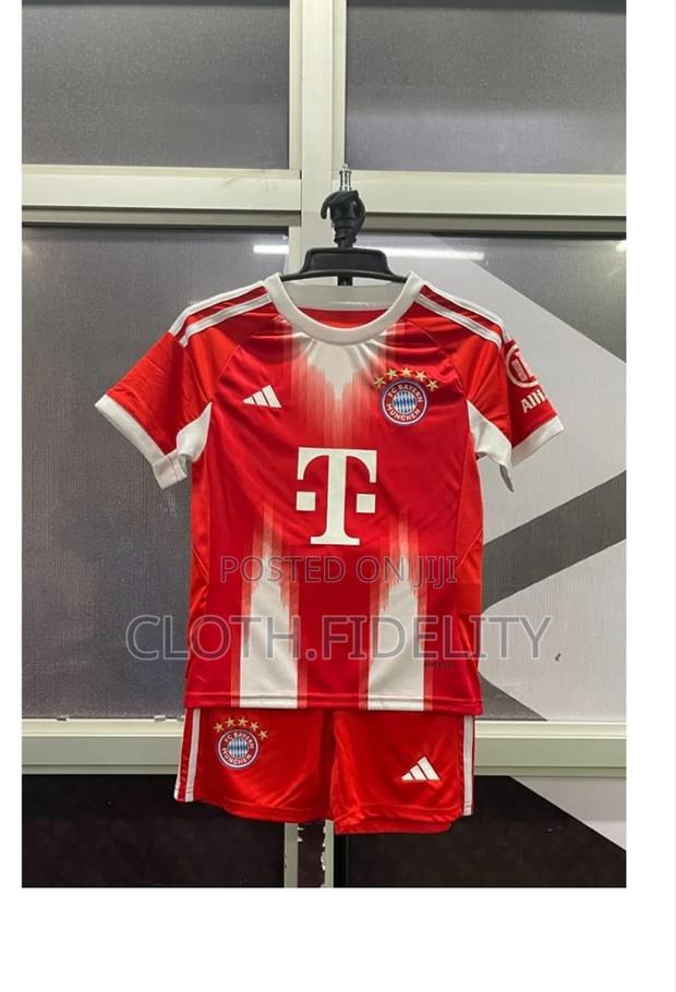 Bayern Home Kids Jersey 25/26.(Original). - thumbnail 2
