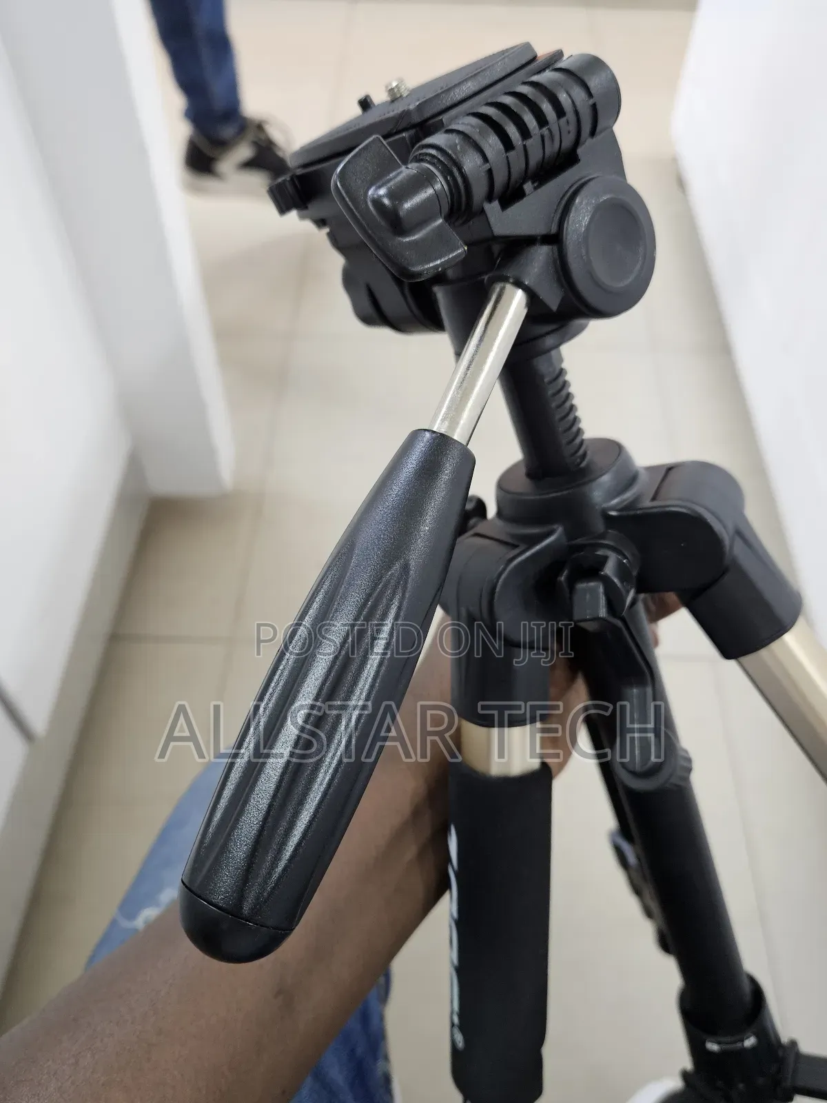 Zomie Q111 Tripod