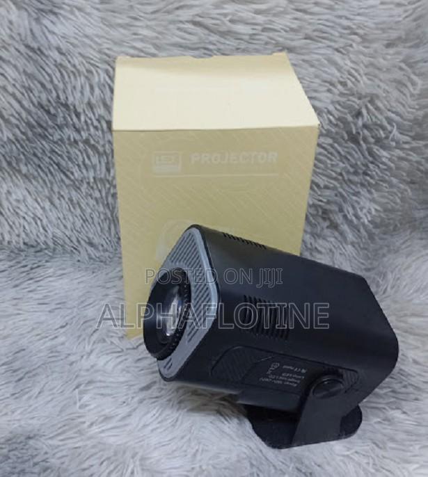 Hy320 Android 13 Projector for Lessons or Presentations Use - main view