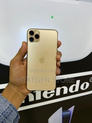 Apple iPhone 11 Pro Max 256 GB Gold - main view