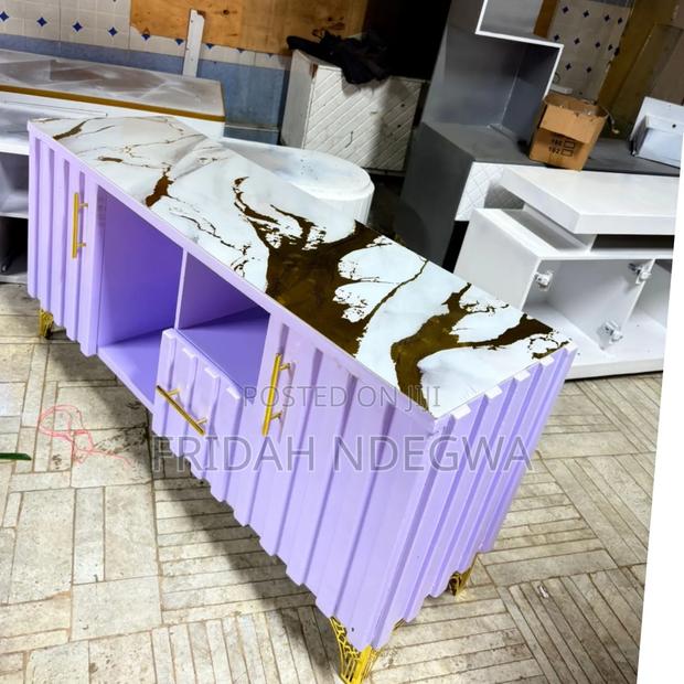 4.5fts Executive Tv Stand With Marble Lining