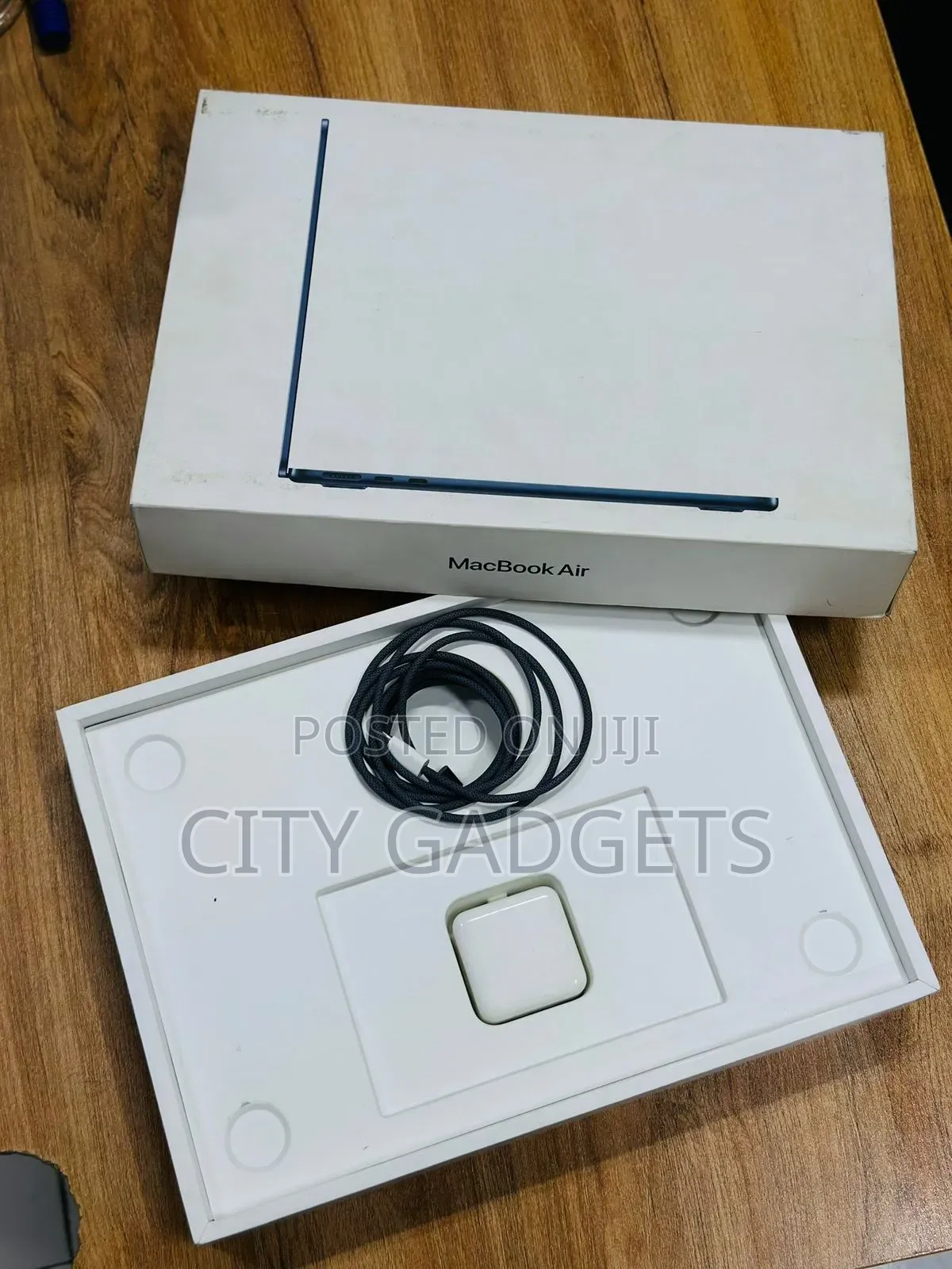 Laptop Apple MacBook Air 2022 M2 8GB Apple M2 SSD 256GB