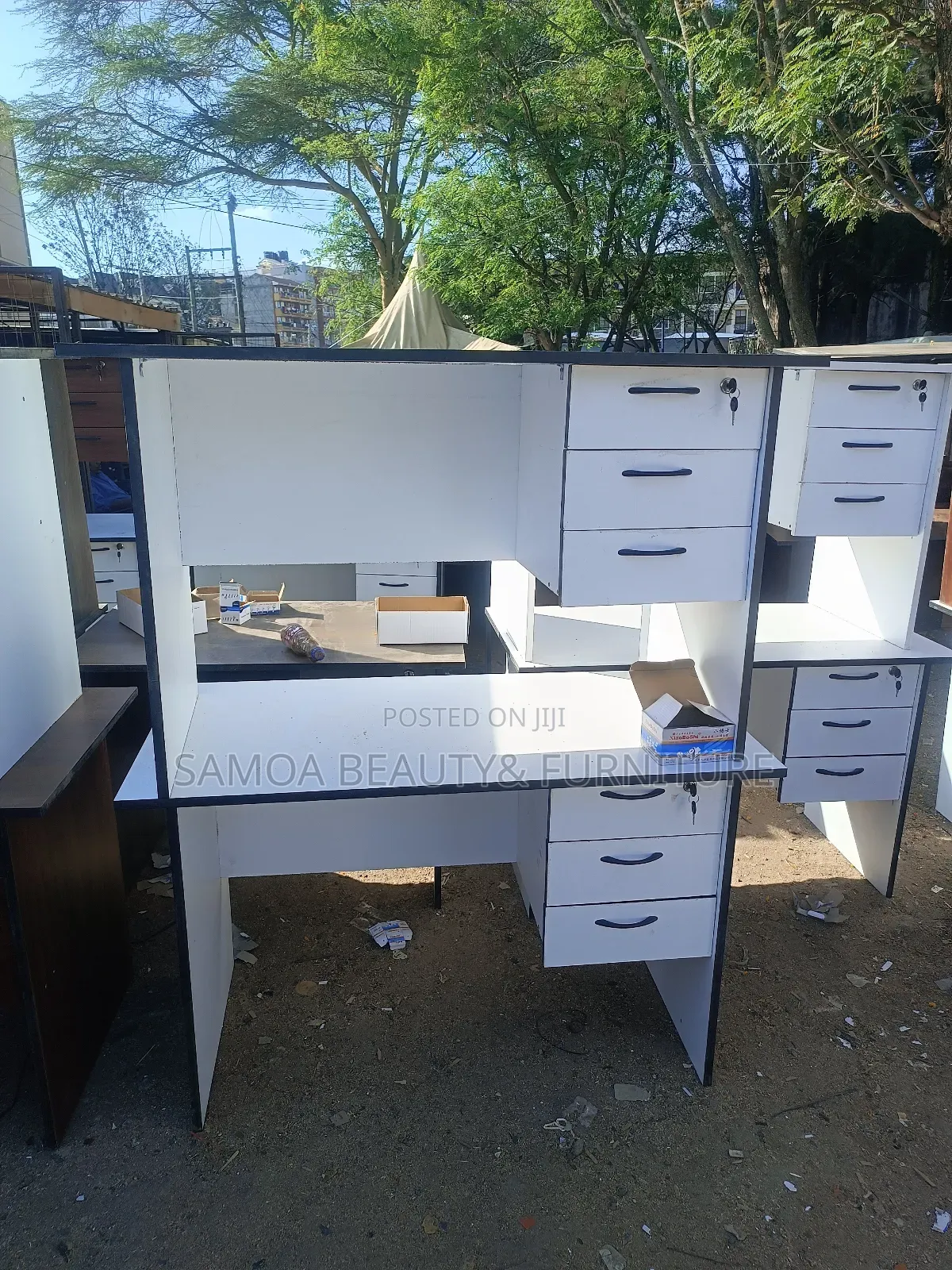 Nail Spa Tables