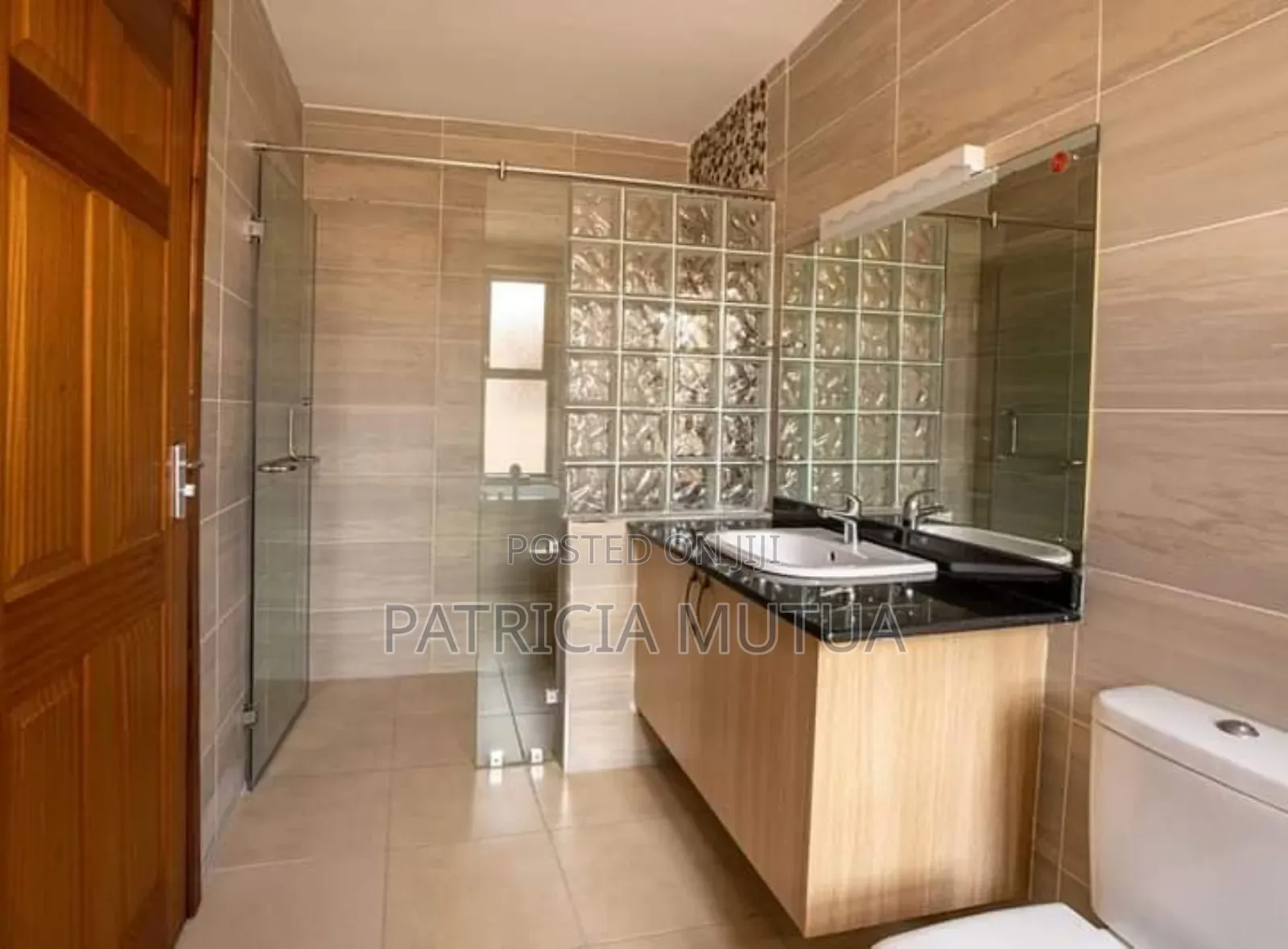 5bdrm Duplex in Duplexes, Raphta Road Area for sale