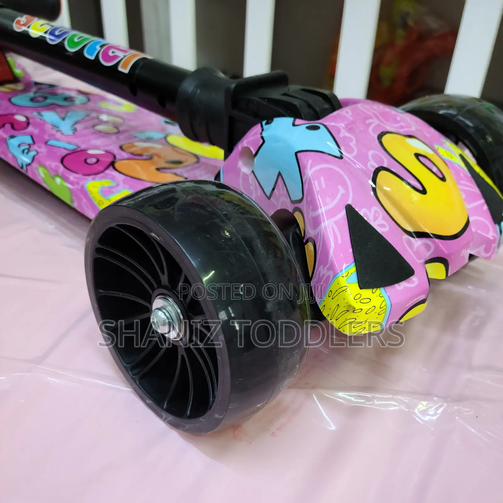 Scooter Graffiti 3-Wheel Scooter With Adjustable Height Led Wheels