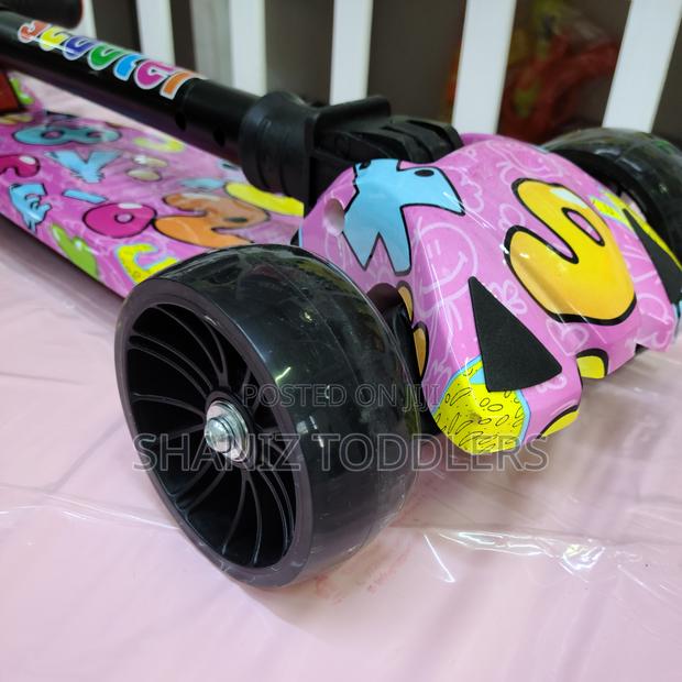 Scooter Graffiti 3-Wheel Scooter With Adjustable Height Led Wheels - thumbnail 3