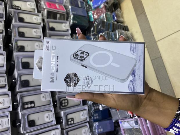 Jetech Magnetic Crystal Clear Case for iPhone 15 Pro Max 6.7 - thumbnail 4