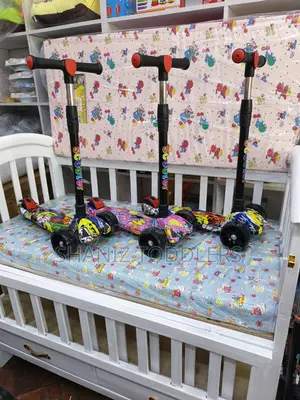 Graffiti Kid Scooter With Flashing Wheels Foldable Design