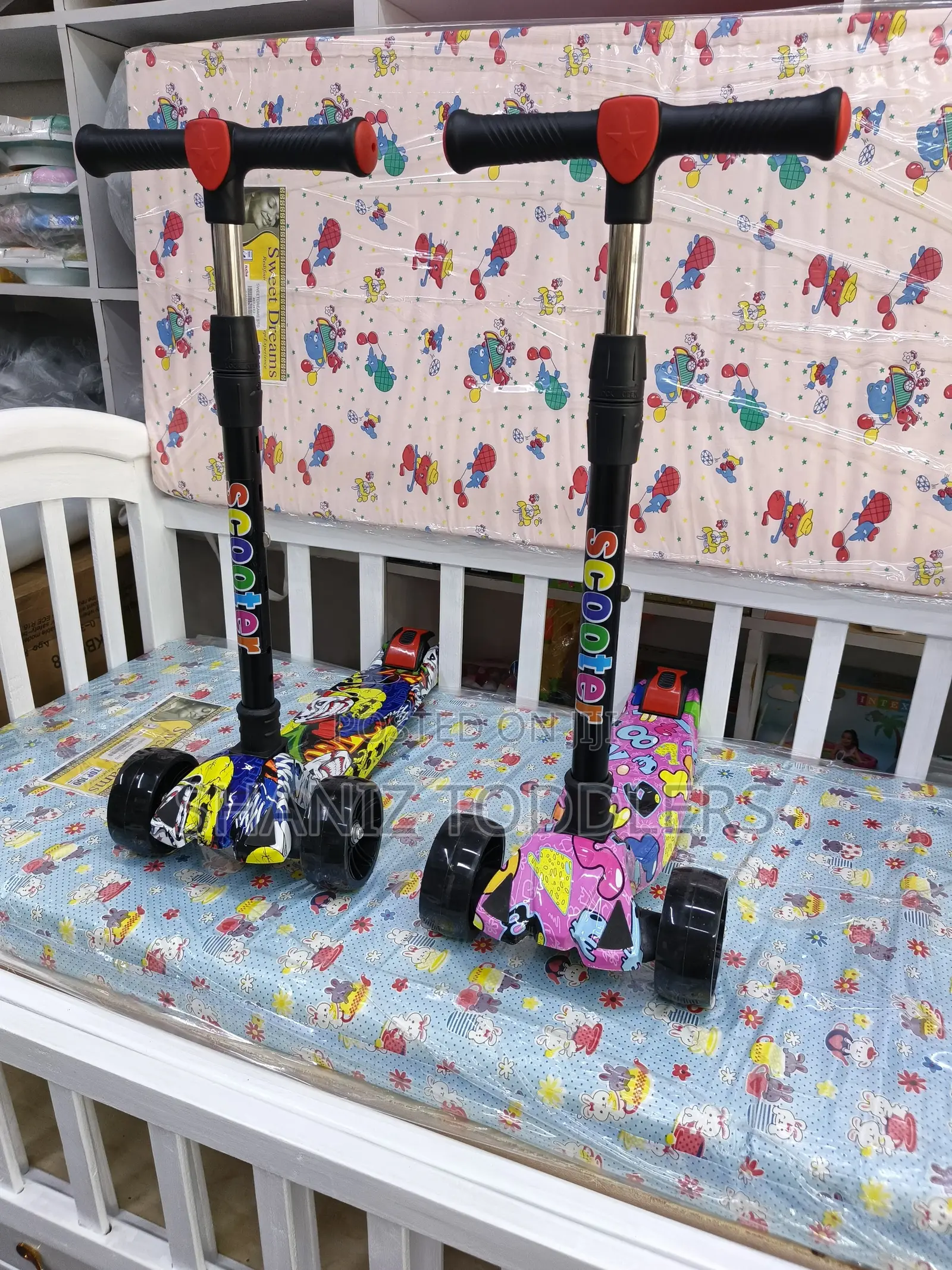 Strong Graffiti 3-Wheel Kids Scooter for Outdoor Adventure