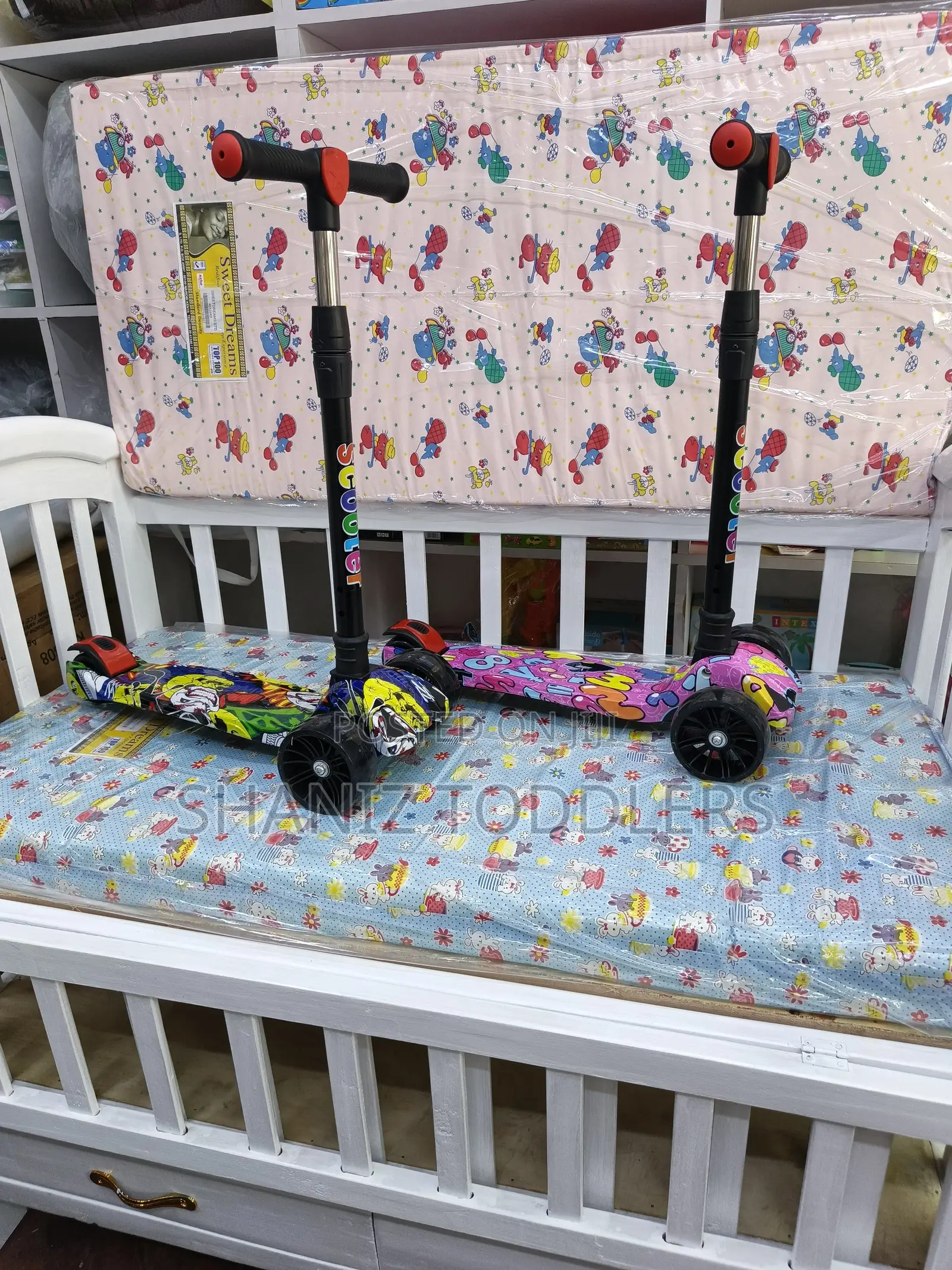 Strong Graffiti 3-Wheel Kids Scooter for Outdoor Adventure