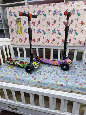 Strong Graffiti 3-Wheel Kids Scooter for Outdoor Adventure