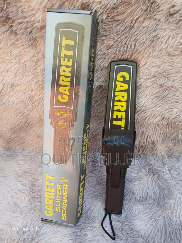 Mini Hand-held Metal Detector Rechargeable Battery Metal Detector - main view