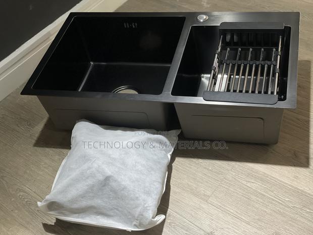 Black Luxurious Kitchen Sink - main view