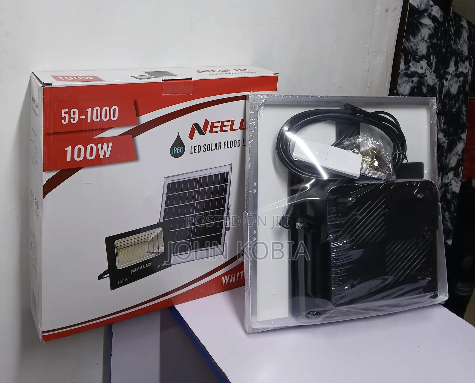 100w Neelux Solar Flood Light – Long-Lasting Outdoor Illumination