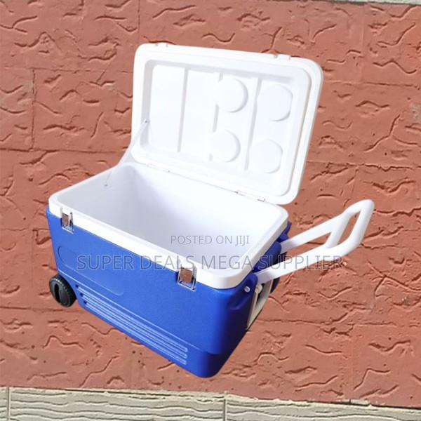100 Litres Large Capacity Outdoor Cooling Box With Wheels for Picnics