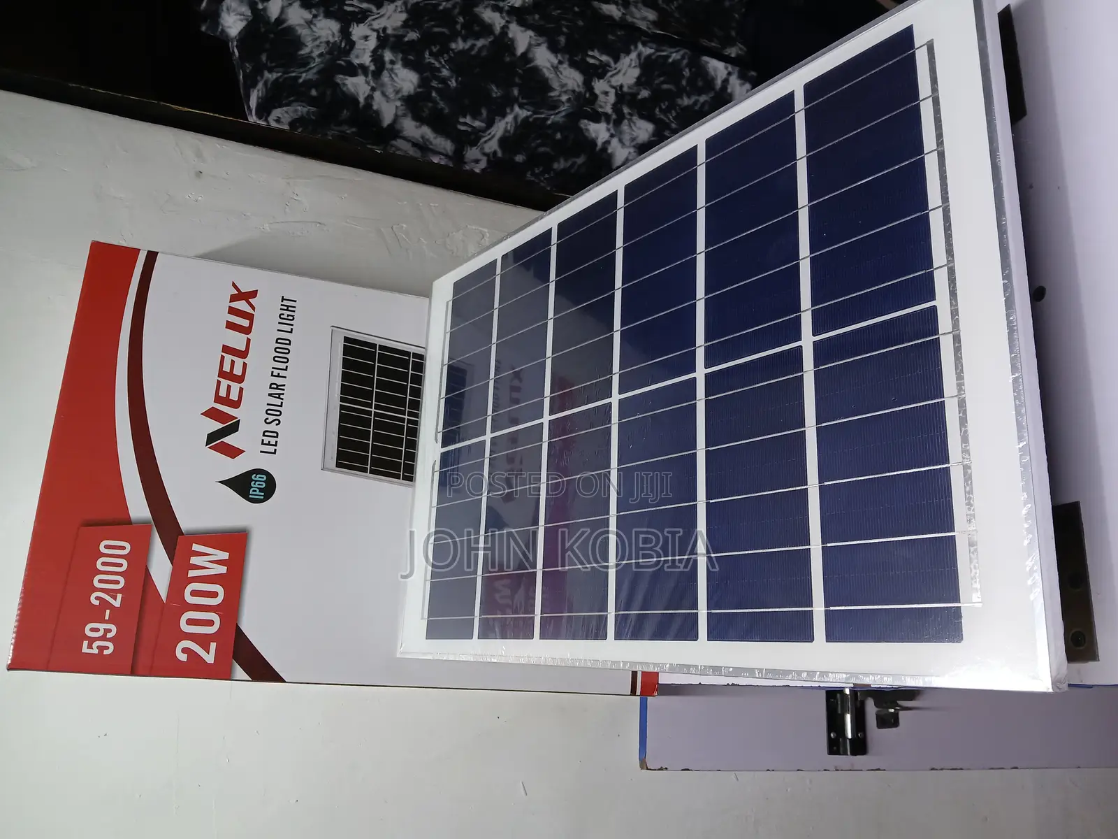 Neelux 200w Solar Flood Lamp – Powerful Energy Efficient