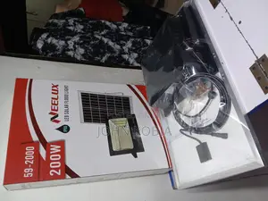 Neelux 200w Solar Flood Lamp – Powerful Energy Efficient