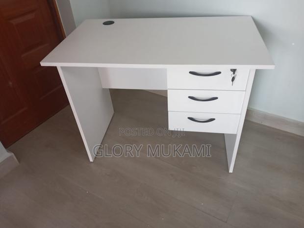 White Office Desk 0.9 M - main view