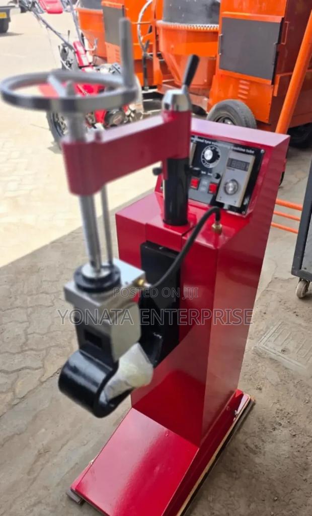 Heavy Duty Vulcanizing Machine for Tire Repair - main view