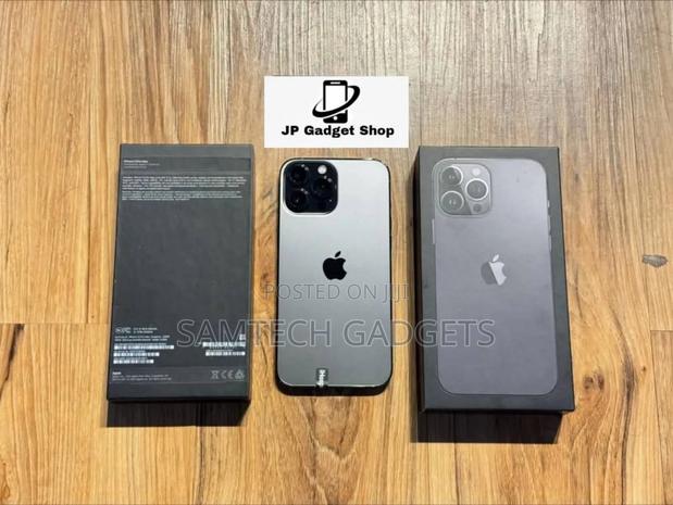 New Apple iPhone 13 Pro 256 GB Black - main view