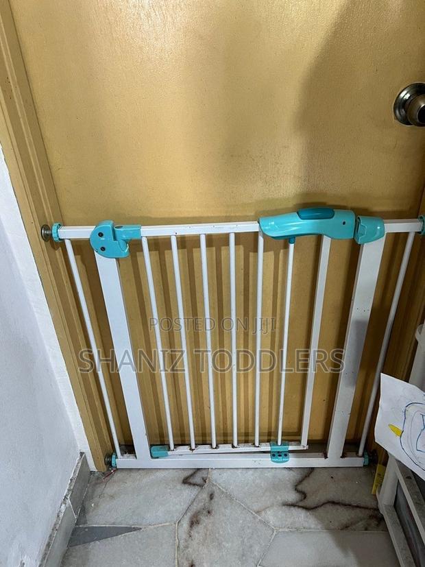 Adjustable Baby Safety Gate for Stairs Doorways - thumbnail 2