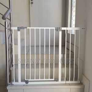 Premium Baby Safety Gate – Auto Close Design - thumbnail 2