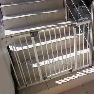 Premium Baby Safety Gate – Auto Close Design