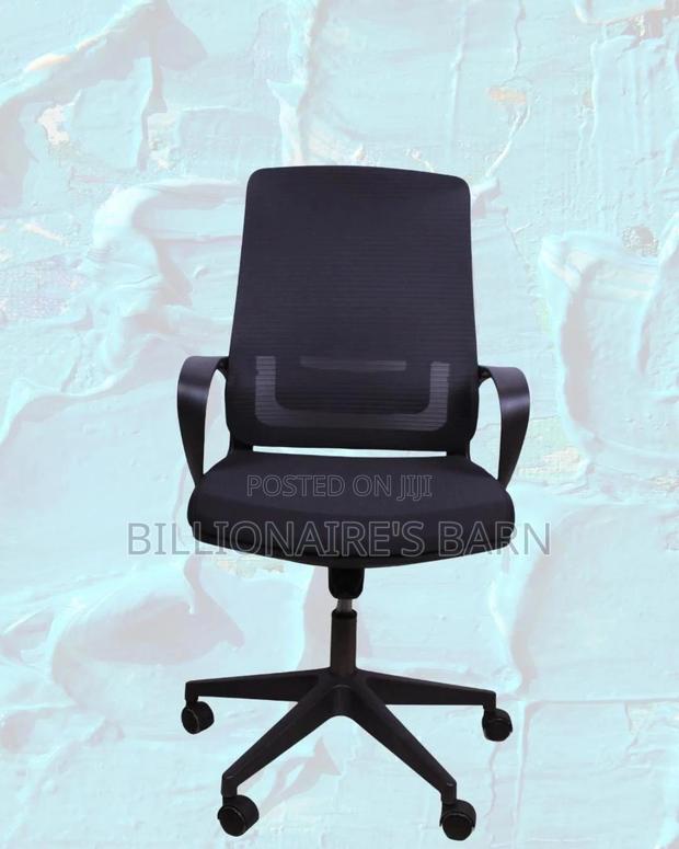 Quiet-roll Black Ergonomic Mesh Office Chair - thumbnail 3
