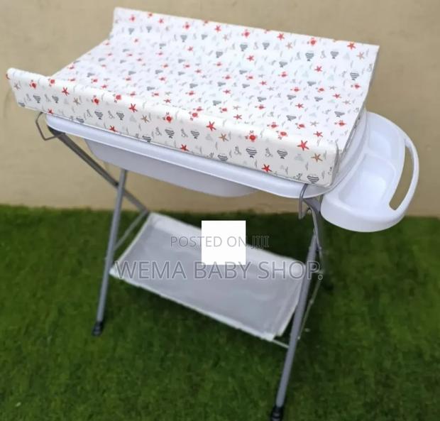 Baby Portable/Foldable Bath Station With a Changing Mat - thumbnail 11