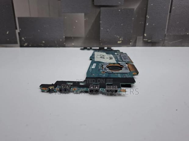 Lenovo 14” X1 Yoga 1st Gen I5-6300u 2.4ghz 8gb Motherboard - thumbnail 4