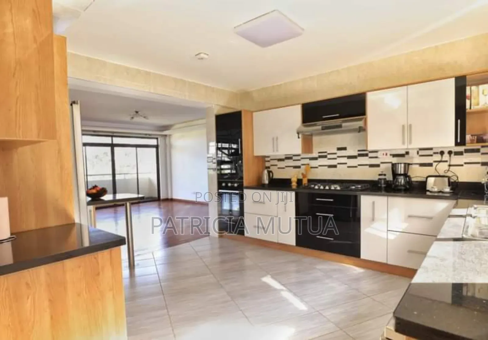 5bdrm Duplex in Duplexes, Raphta Road Area for sale