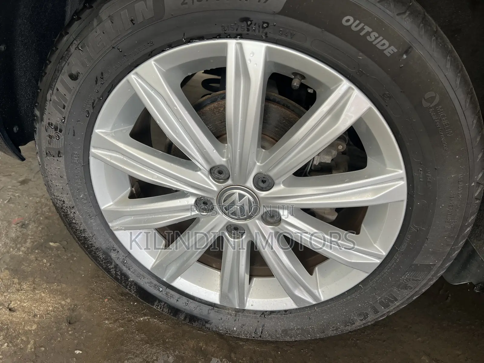 Volkswagen Touran 2019 Black