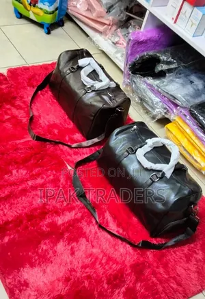  *Retro New Fashion Short Trip Travel Bag* 
Leather
