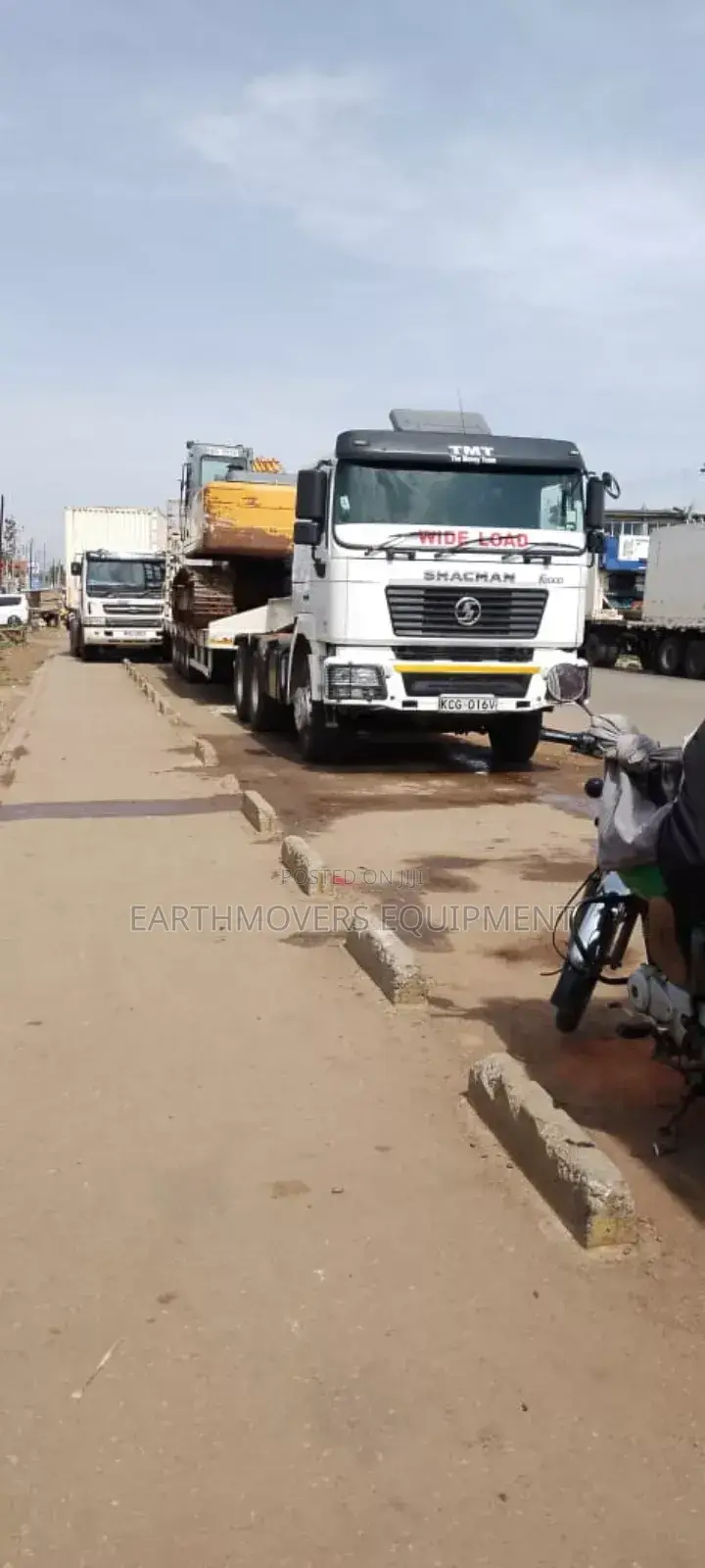 Lowloaders (Earthmovers) for Hire
