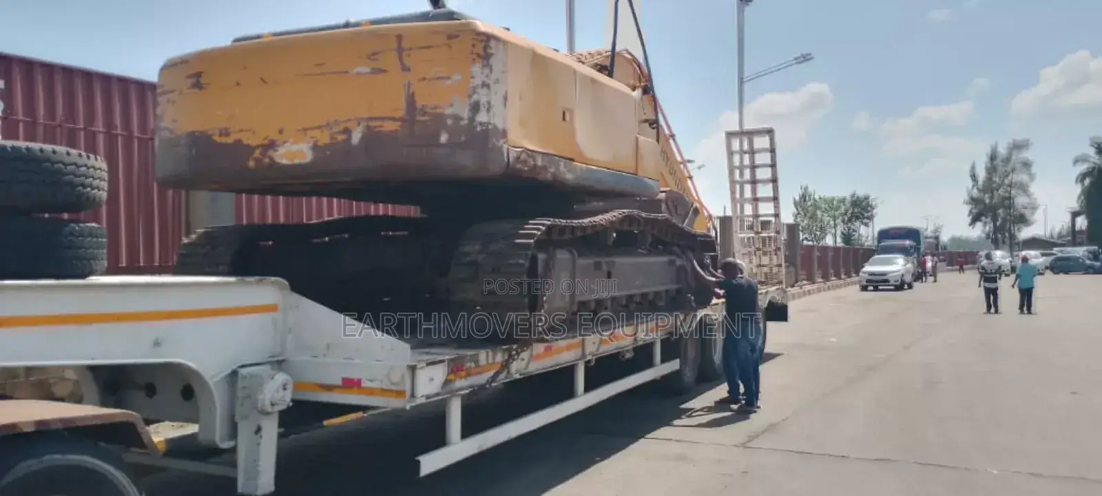 Lowloaders (Earthmovers) for Hire