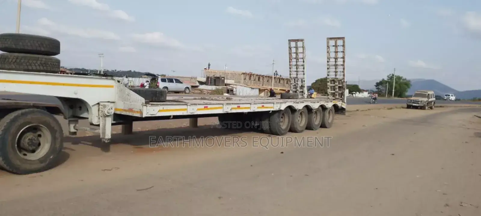 Lowloaders (Earthmovers) for Hire