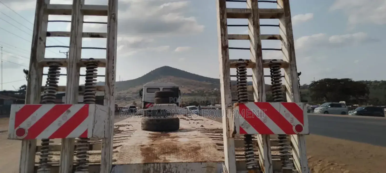 Lowloaders (Earthmovers) for Hire
