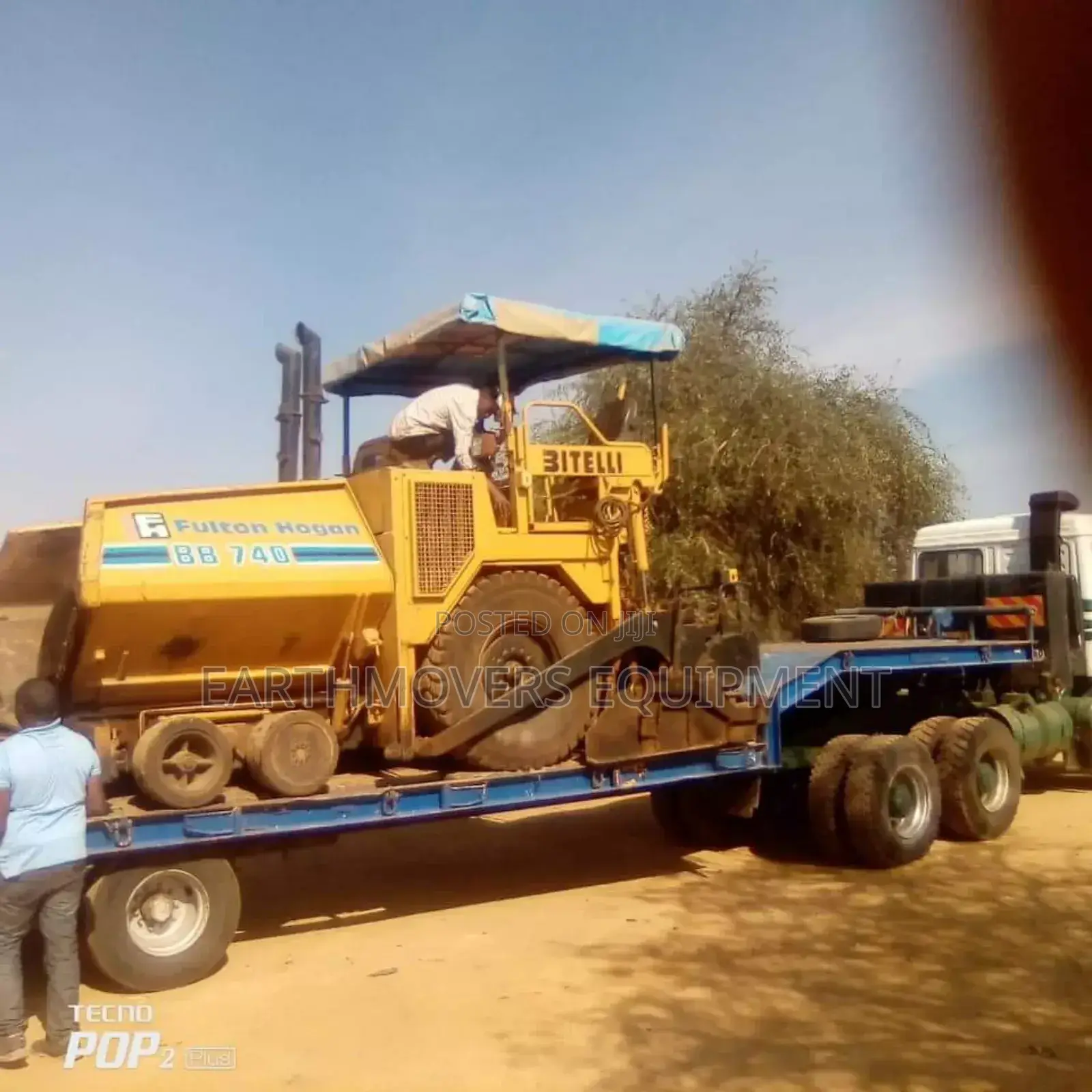 Asphalt Paver, Pneumatic Rollers, Smooth Roller And Sprayers Available