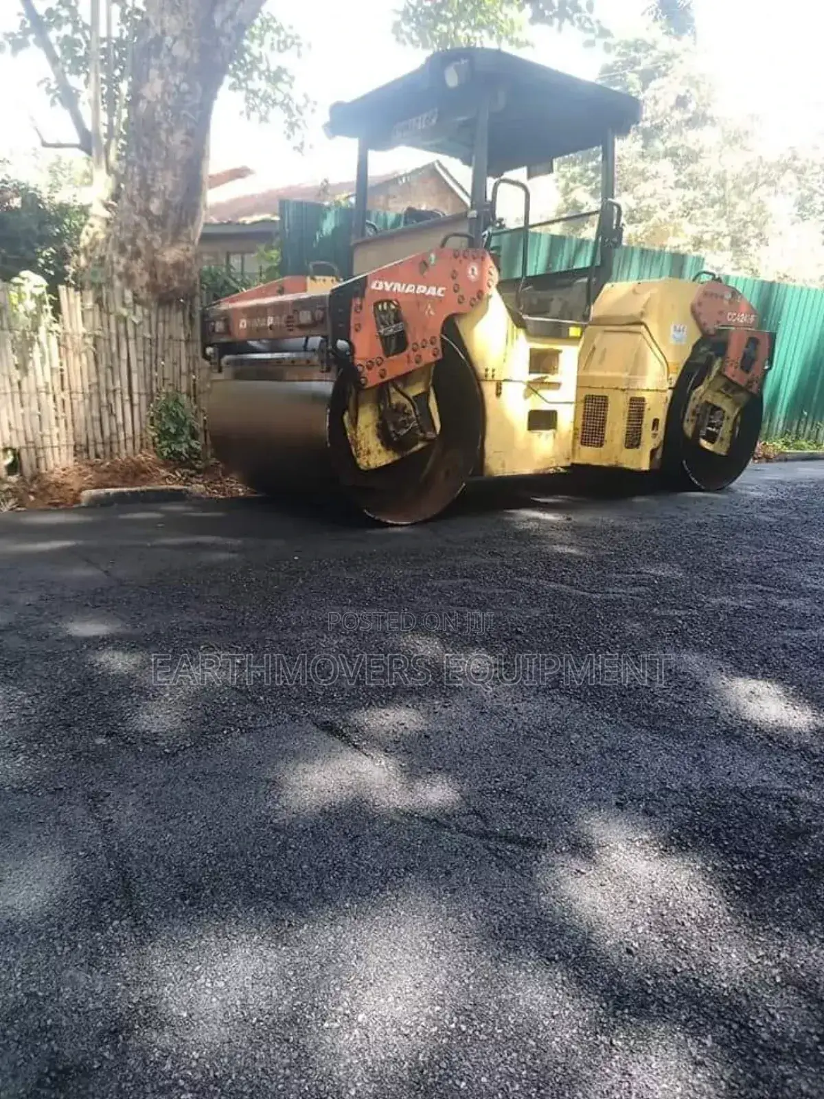 Asphalt Paver, Pneumatic Rollers, Smooth Roller And Sprayers Available